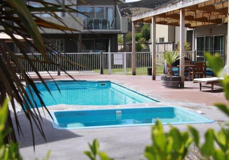 Alpine Resort Wanaka Thc Hotels And Resorts