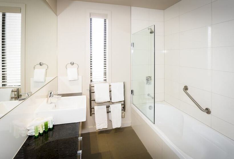 Hotel Club Wyndham Wanaka, Trademark Collection By Wyndham