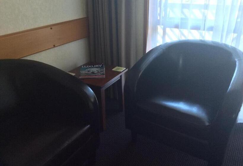 בית מלון כפרי Lakeland Resort Taupo