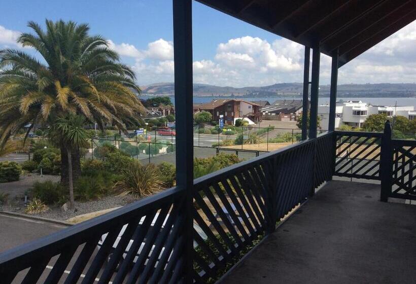 בית מלון כפרי Lakeland Resort Taupo