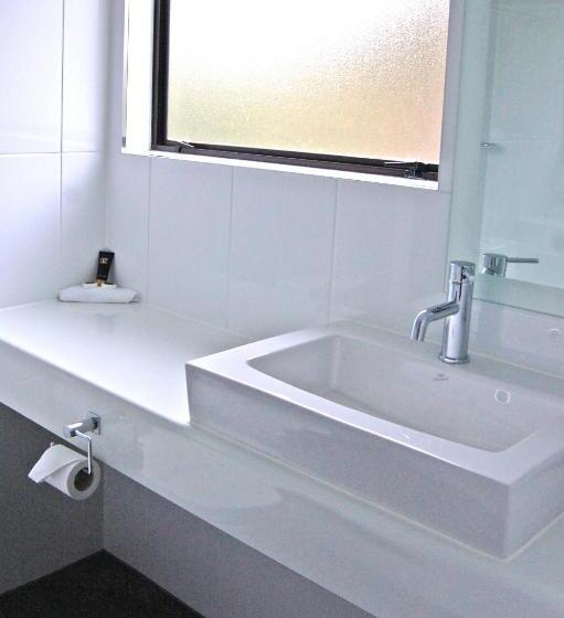 בית מלון כפרי Lakeland Resort Taupo