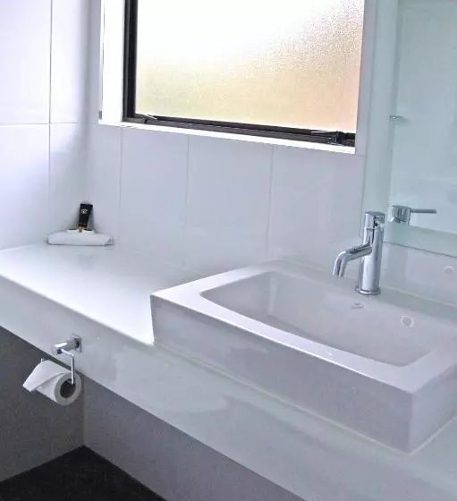 هتل Lakeland Resort Taupo