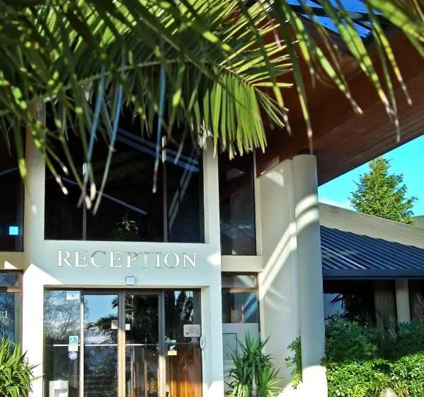 هتل Lakeland Resort Taupo
