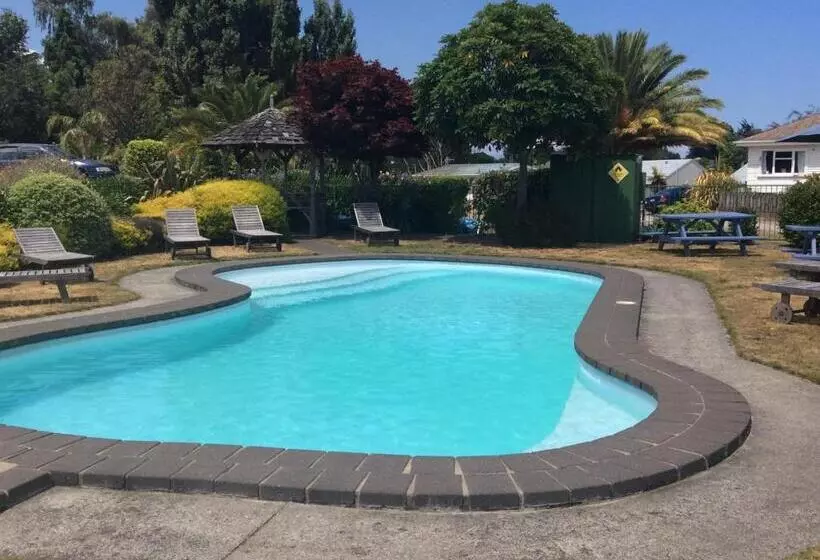 هتل Lakeland Resort Taupo