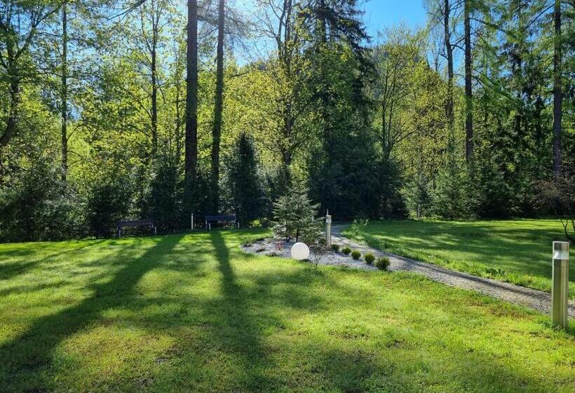 בית מלון כפרי Murowanica