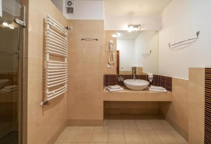 בית מלון כפרי Murowanica