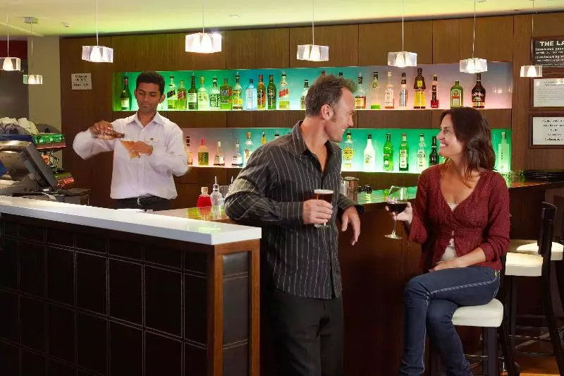 هتل Peppers Bluewater Resort