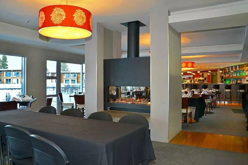 هتل Peppers Bluewater Resort