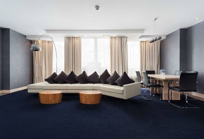 בית מלון כפרי Radisson Blu Belorusskaya