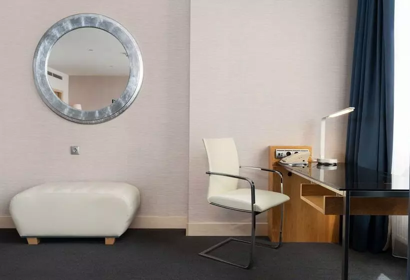 هتل Radisson Blu Belorusskaya