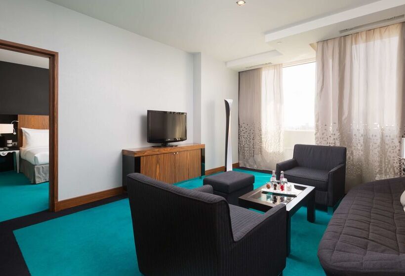 בית מלון כפרי Radisson Blu Belorusskaya