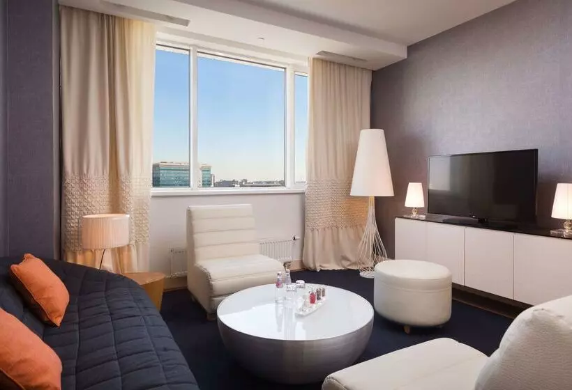 هتل Radisson Blu Belorusskaya