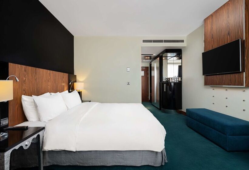 בית מלון כפרי Radisson Blu Belorusskaya