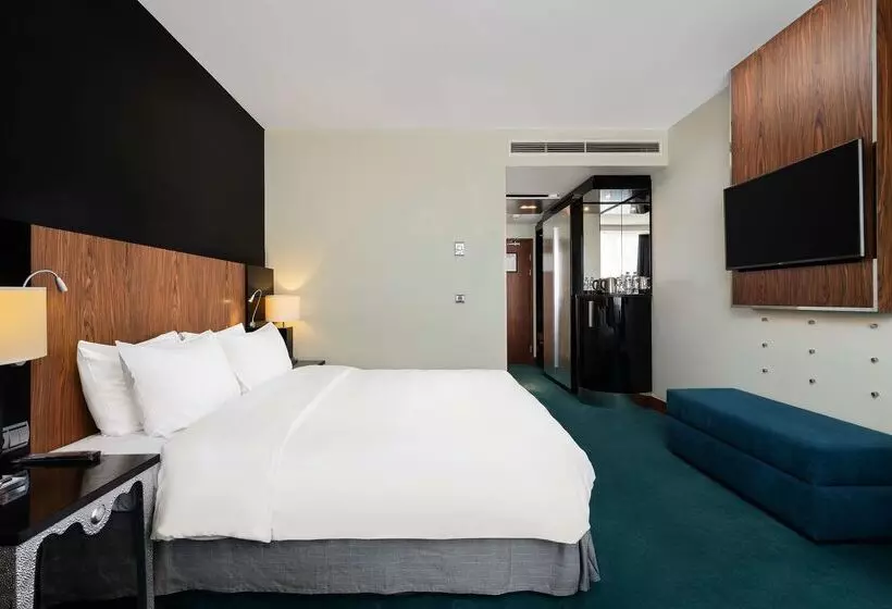 هتل Radisson Blu Belorusskaya