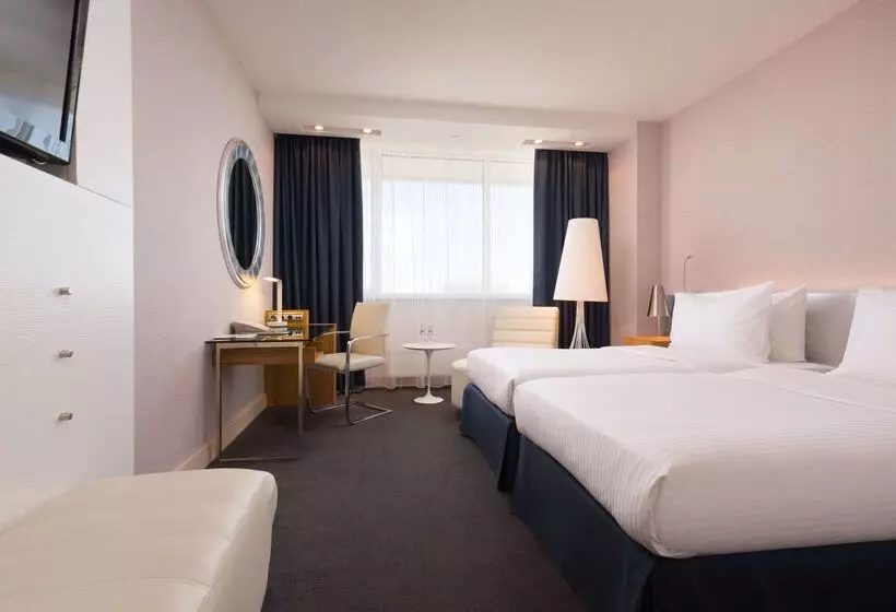 هتل Radisson Blu Belorusskaya