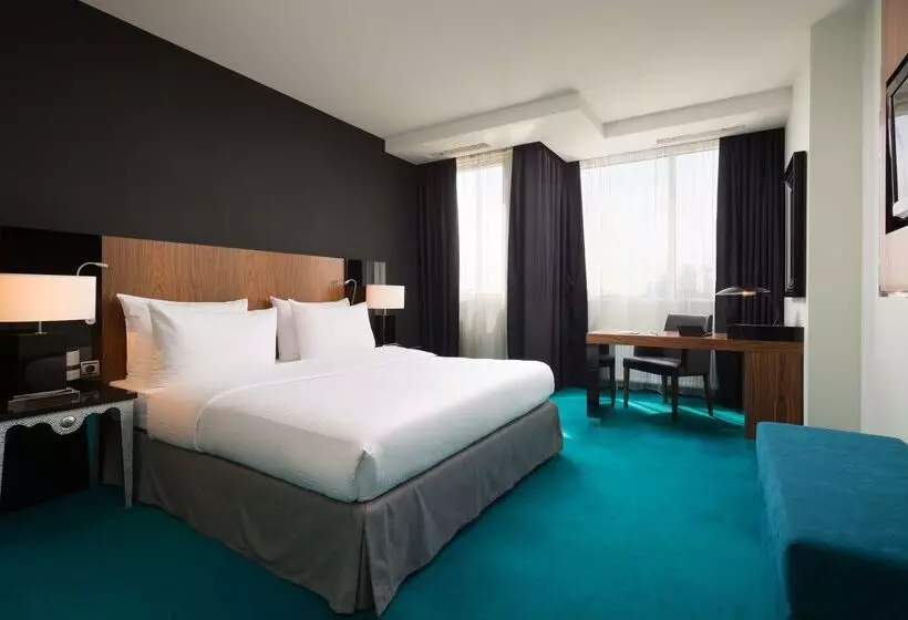هتل Radisson Blu Belorusskaya