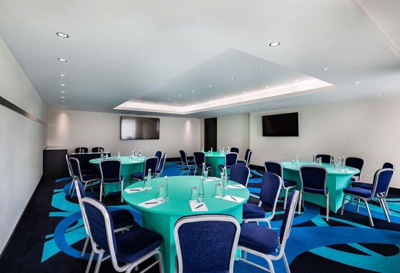 בית מלון כפרי Radisson Blu Belorusskaya