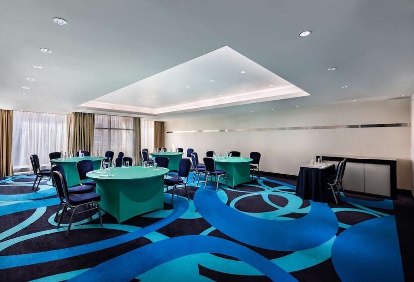 בית מלון כפרי Radisson Blu Belorusskaya