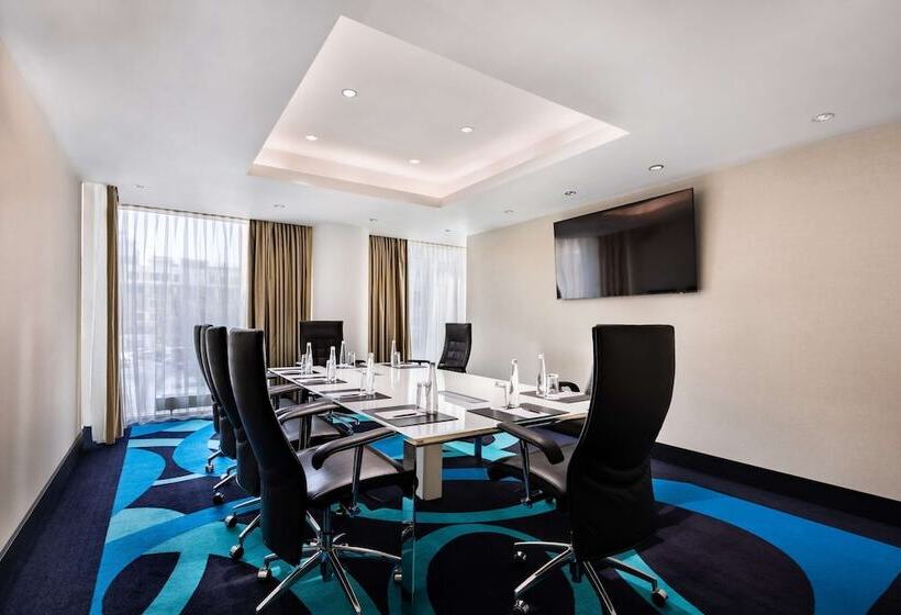 בית מלון כפרי Radisson Blu Belorusskaya