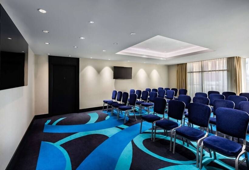 בית מלון כפרי Radisson Blu Belorusskaya