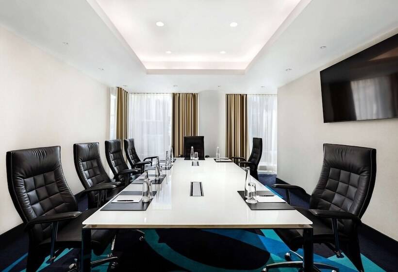 בית מלון כפרי Radisson Blu Belorusskaya