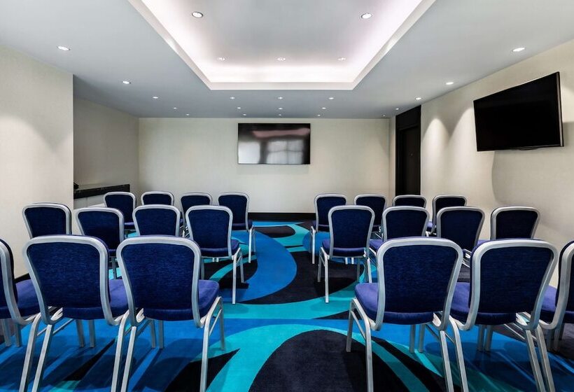 בית מלון כפרי Radisson Blu Belorusskaya