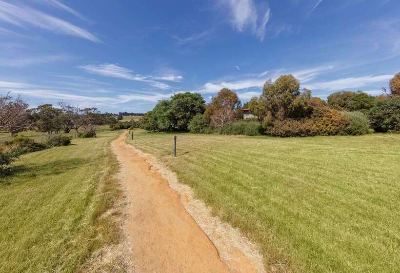 בית מלון כפרי Ramada Resort By Wyndham Phillip Island