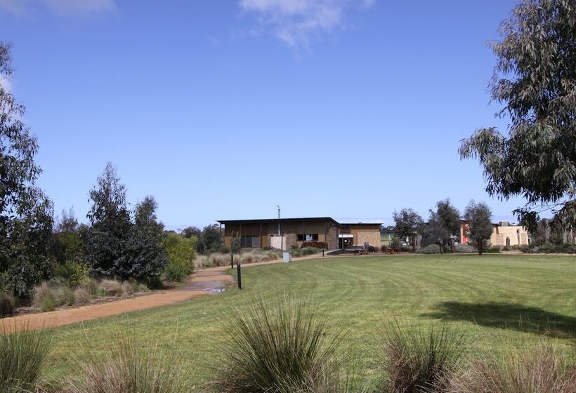 בית מלון כפרי Ramada Resort By Wyndham Phillip Island