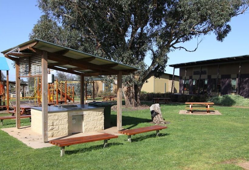 בית מלון כפרי Ramada Resort By Wyndham Phillip Island