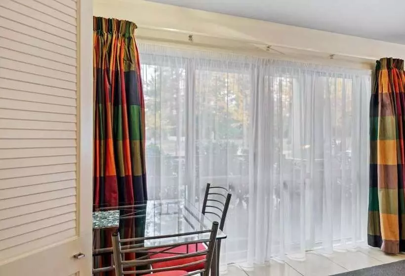 Hotel Tussock Peak Lodge