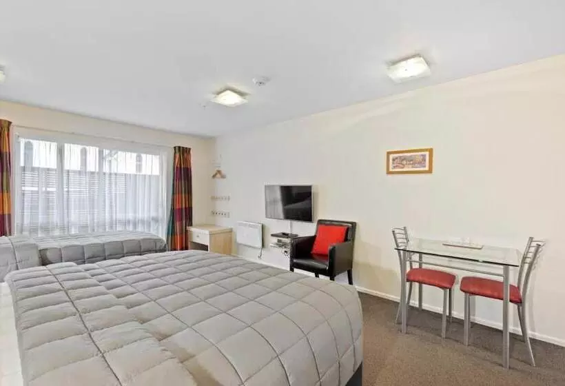 Hotel Tussock Peak Lodge