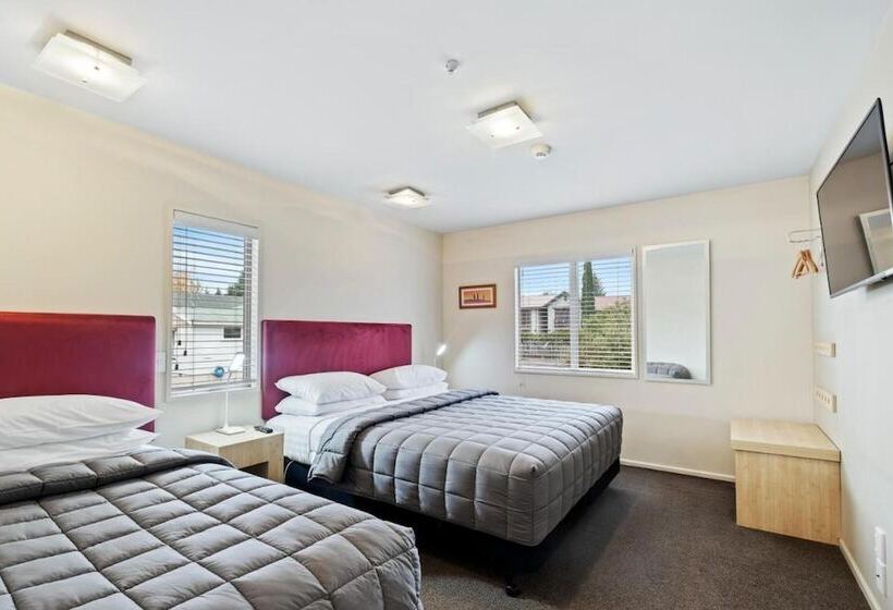 酒店 Tussock Peak Lodge