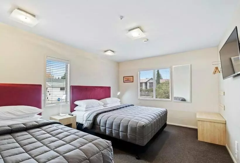 Hotel Tussock Peak Lodge