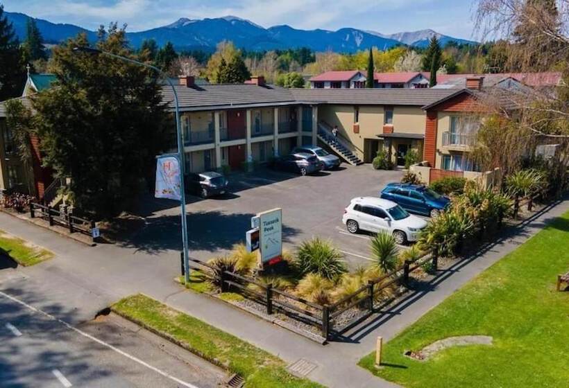 酒店 Tussock Peak Lodge