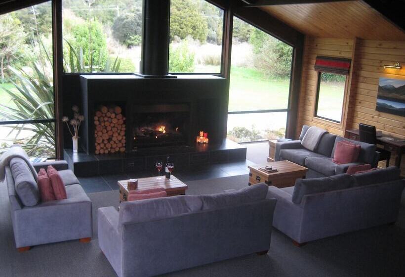 Отель Westwood Lodge