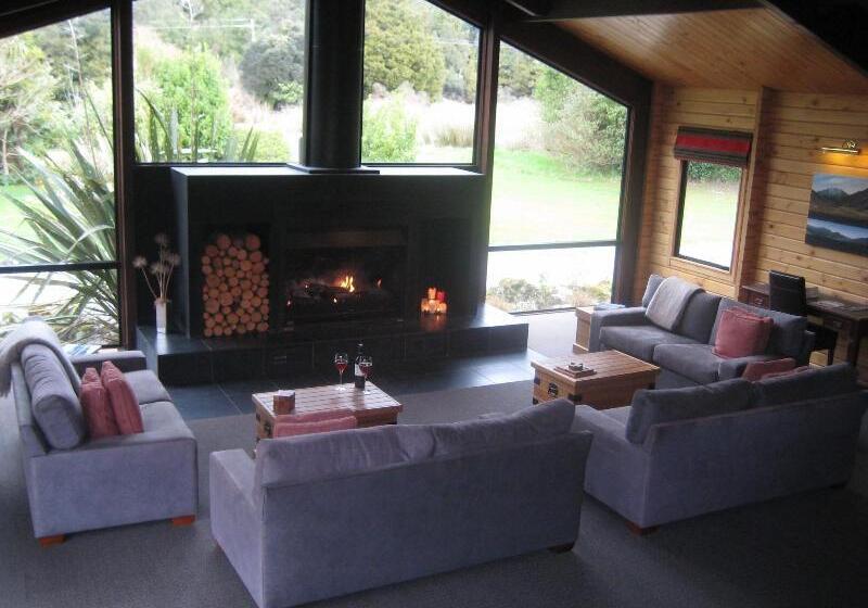 Отель Westwood Lodge