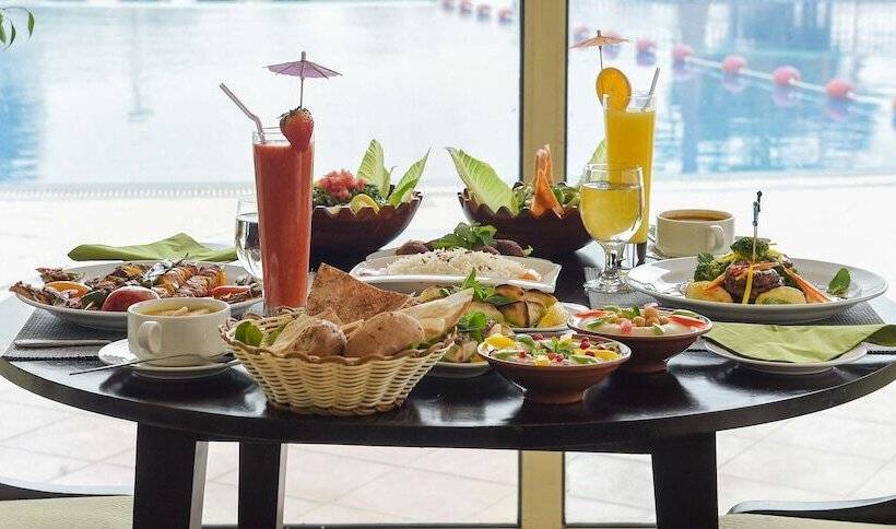 Mena Holiday Beach Resort Half Moon