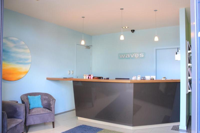 Отель Waves