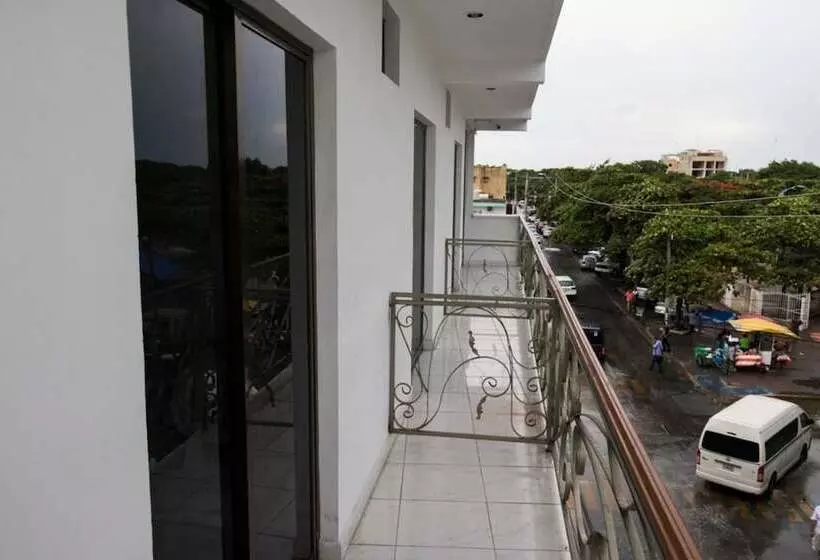 هتل Hostal Tokio   Hostel
