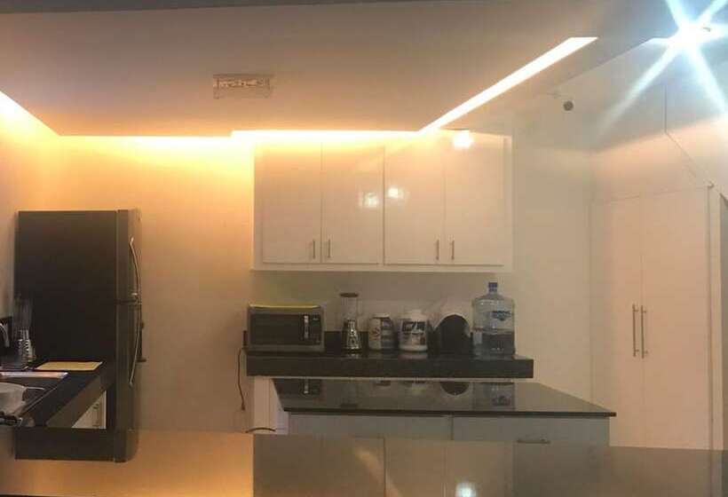 בית מלון כפרי Hostal Tokio Hostel