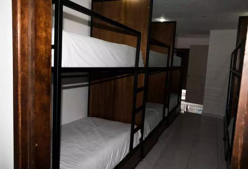 هتل Hostal Tokio   Hostel