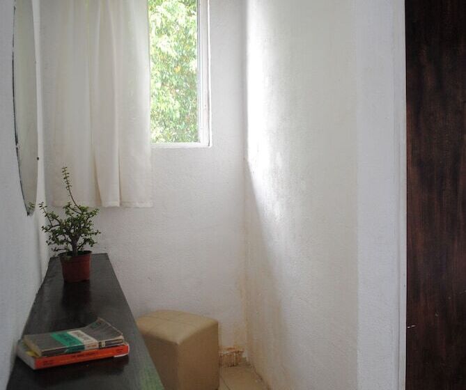 בית מלון כפרי Lobo Inn   Hostel