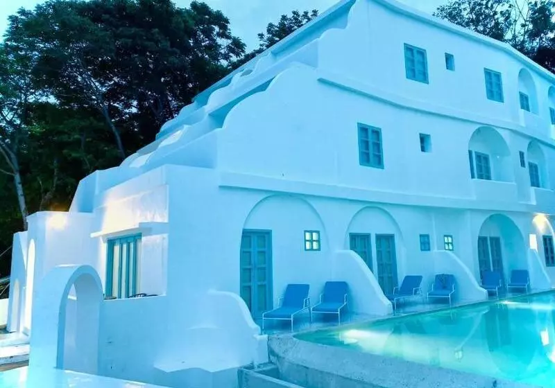 Loccal Collection Hotel Komodo