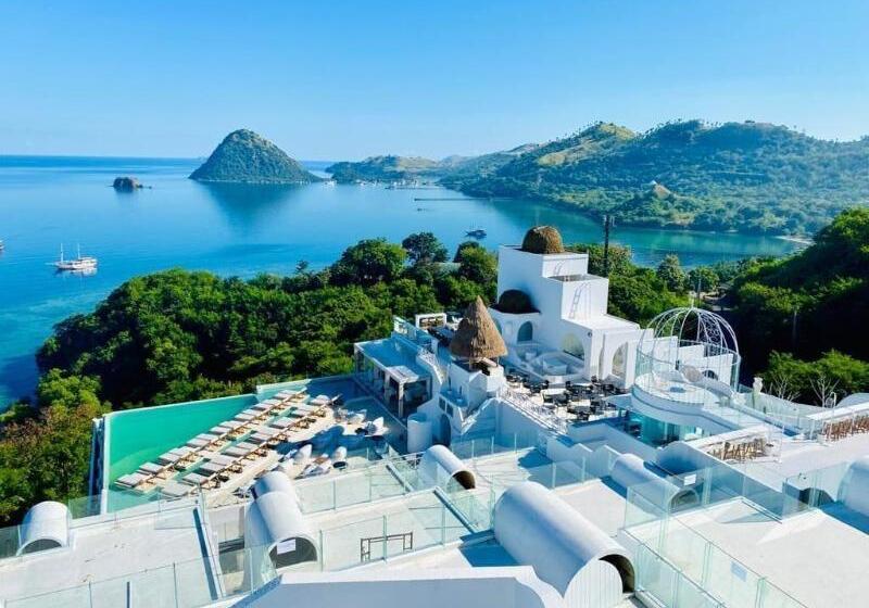 Loccal Collection Hotel Komodo