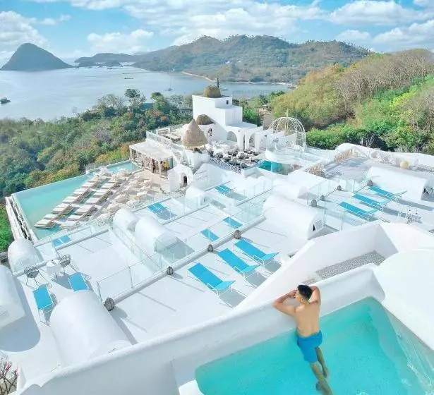 Loccal Collection Hotel Komodo