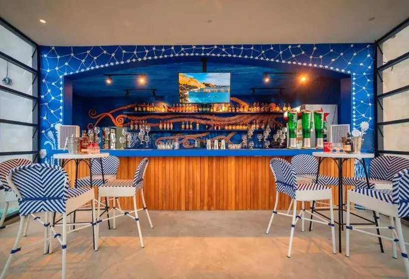 Loccal Collection Hotel Komodo