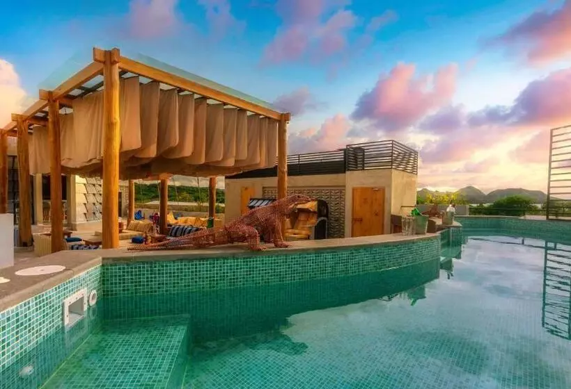 Loccal Collection Hotel Komodo