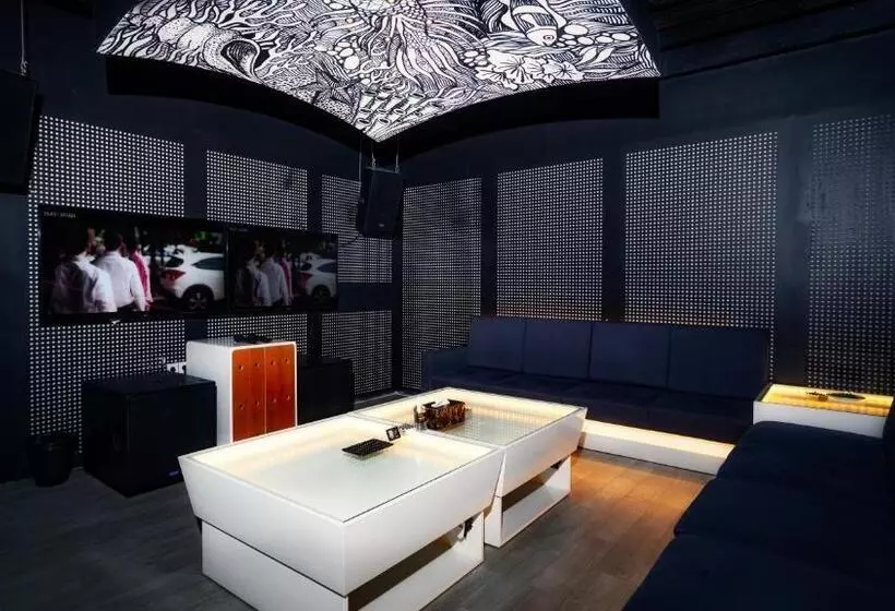 Loccal Collection Hotel Komodo