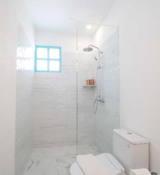 Loccal Collection Hotel Komodo