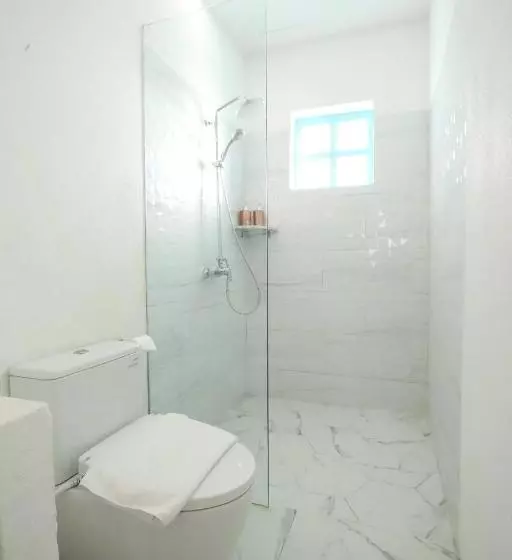 Loccal Collection Hotel Komodo